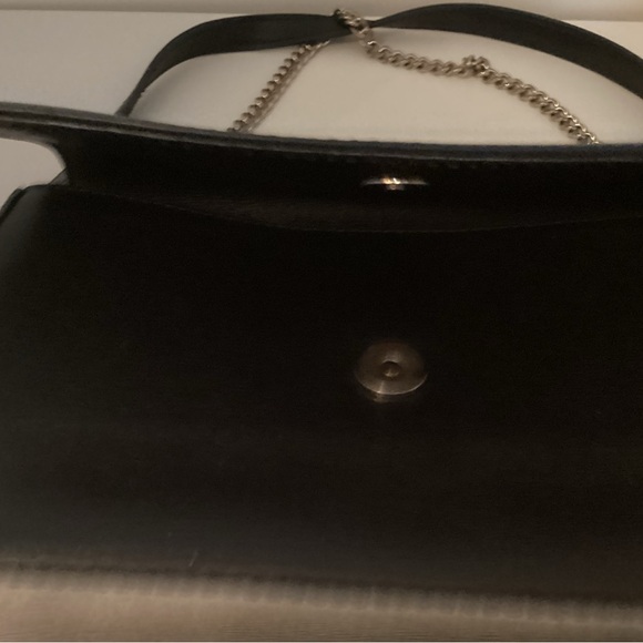 DKNY Small Bag With Leather & Chain Strap. - Picture 9 of 11